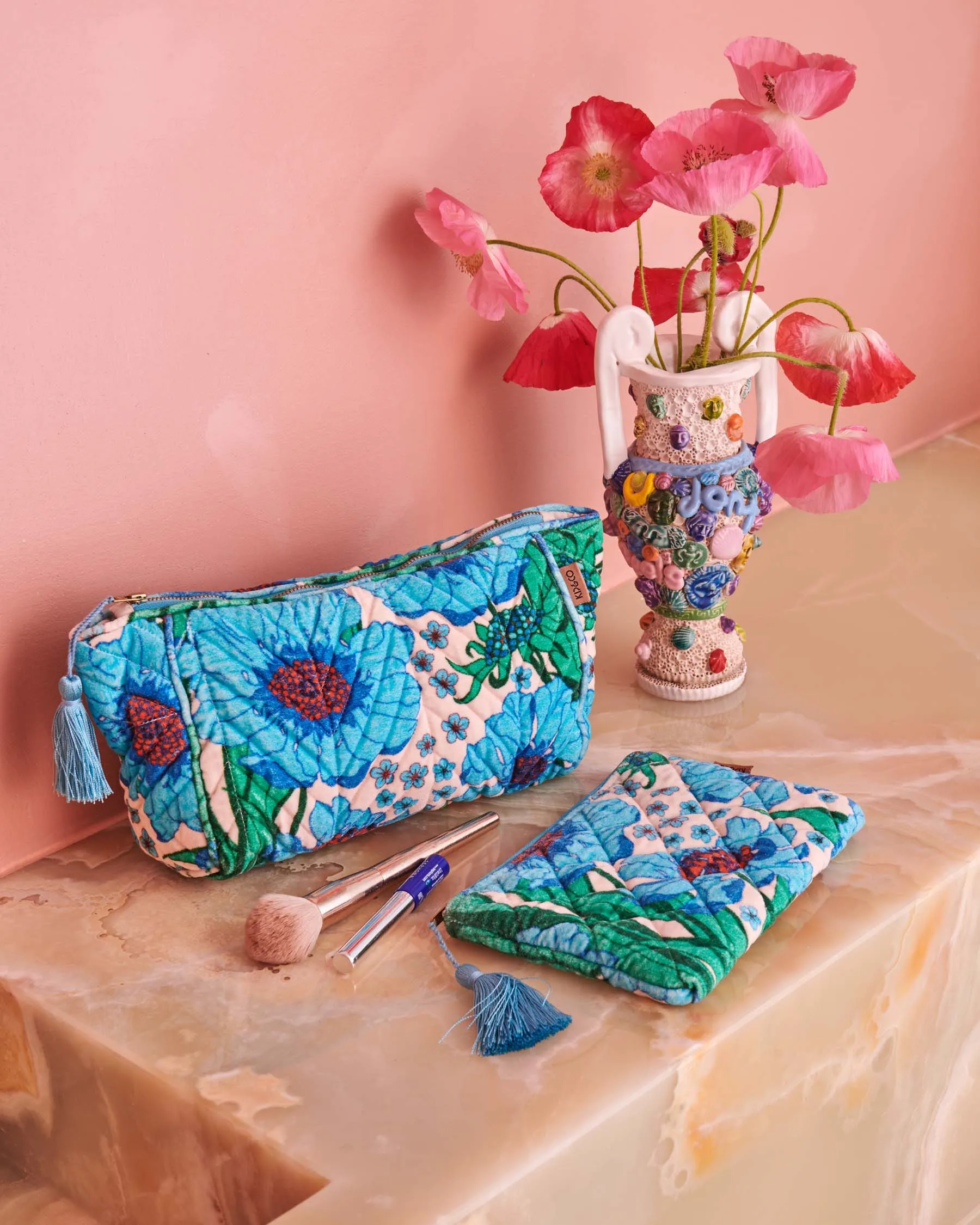 Kip & Co | Tumbling Flowers Velvet Toiletry Bag