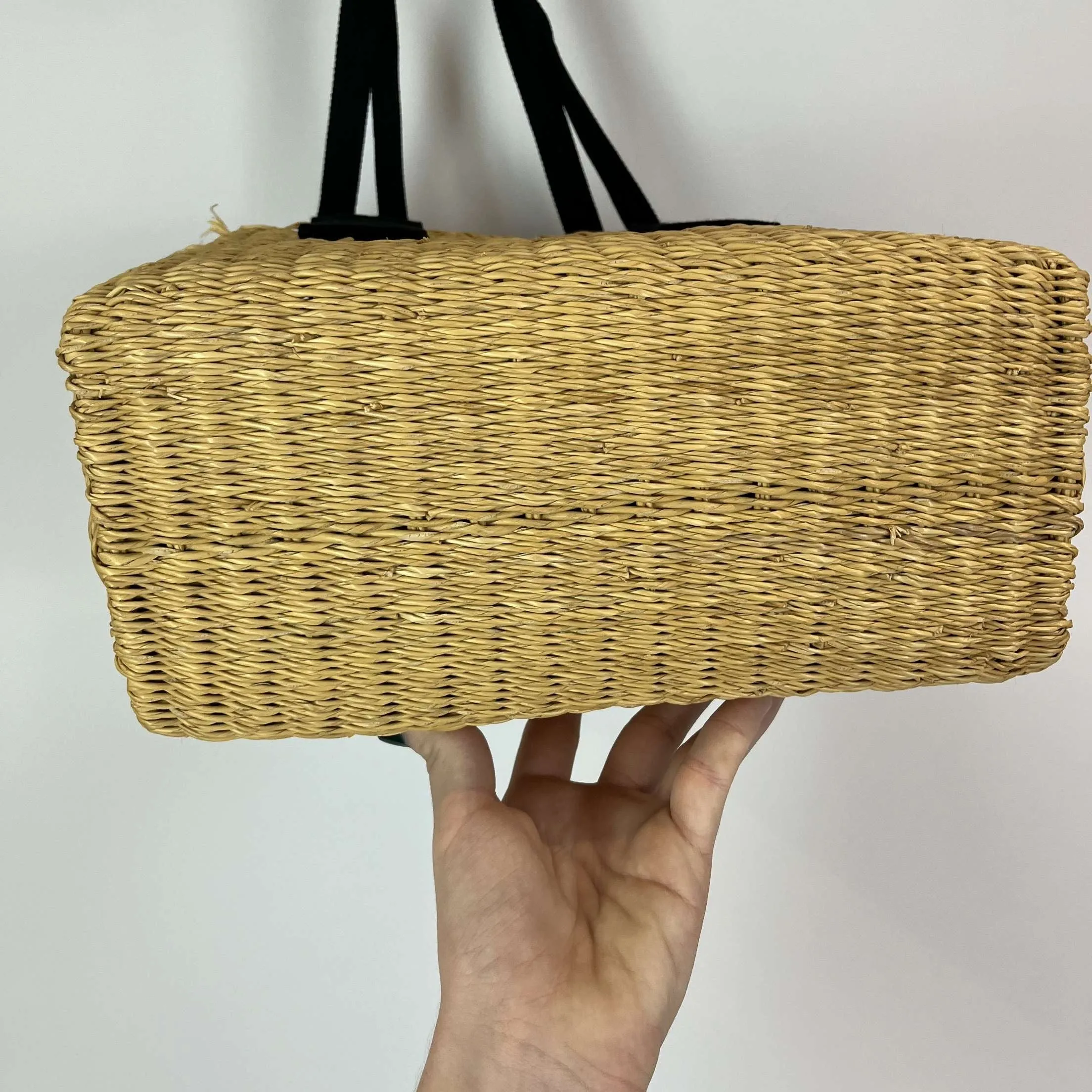 Muun Brand New Medium Lined Wicker Basket Bag