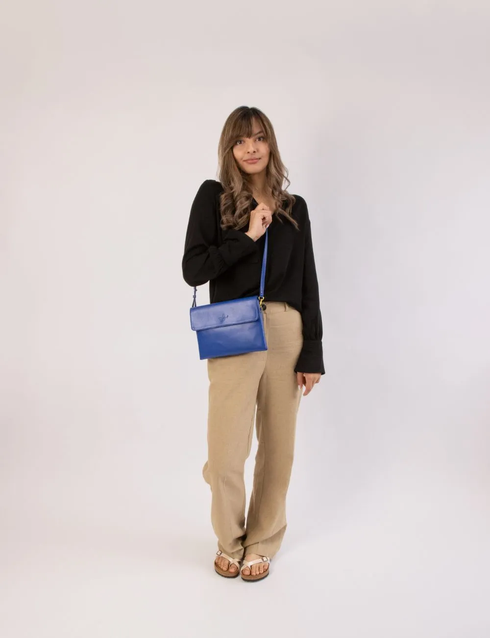 nuuwaï - Vegan Clutch - NIR COBALT BLUE